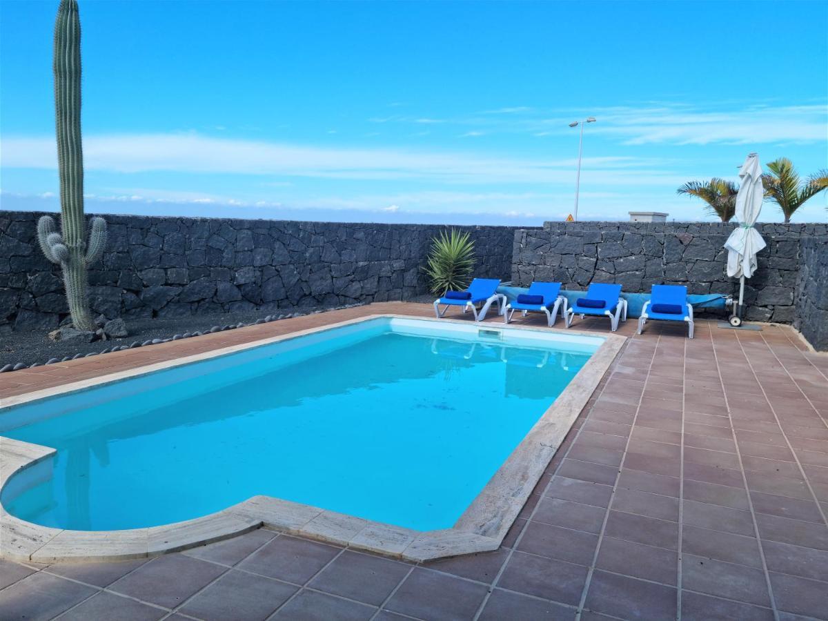 Villa Ana Playa Blanca  Buitenkant foto