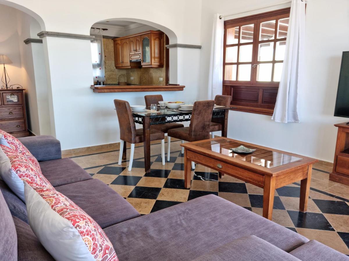 Villa Ana Playa Blanca  Buitenkant foto