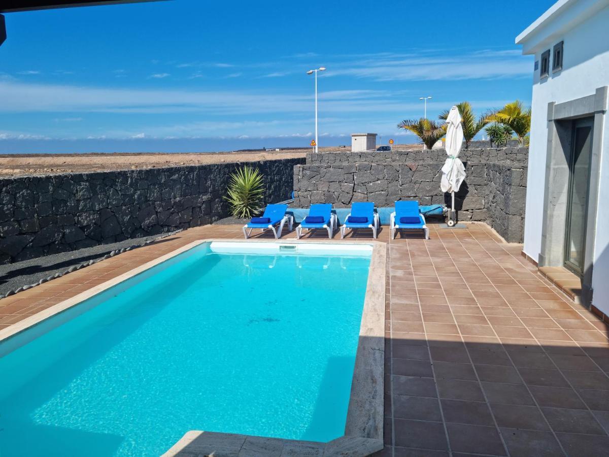 Villa Ana Playa Blanca  Buitenkant foto