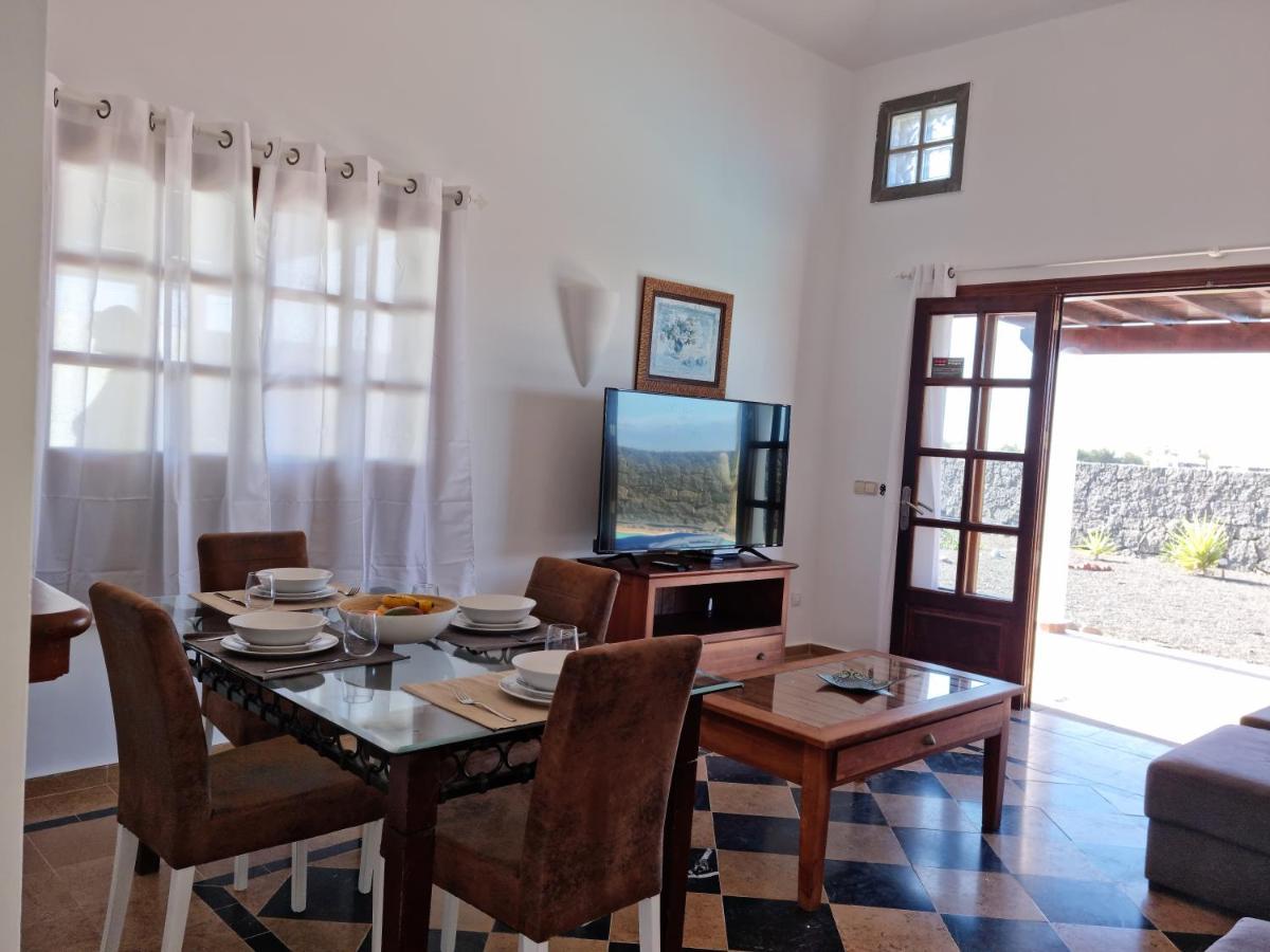 Villa Ana Playa Blanca  Buitenkant foto